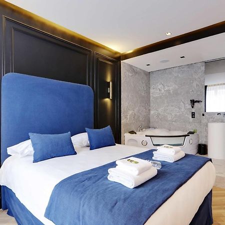 Couples Getaway Unit With Jacuzzi - City Center ปารีส ภายนอก รูปภาพ