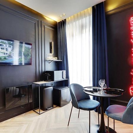 Couples Getaway Unit With Jacuzzi - City Center ปารีส ภายนอก รูปภาพ