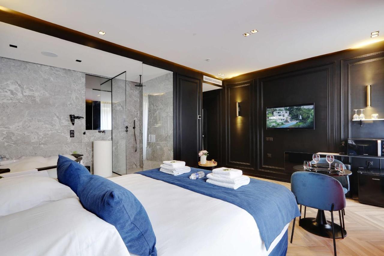 Couples Getaway Unit With Jacuzzi - City Center ปารีส ภายนอก รูปภาพ