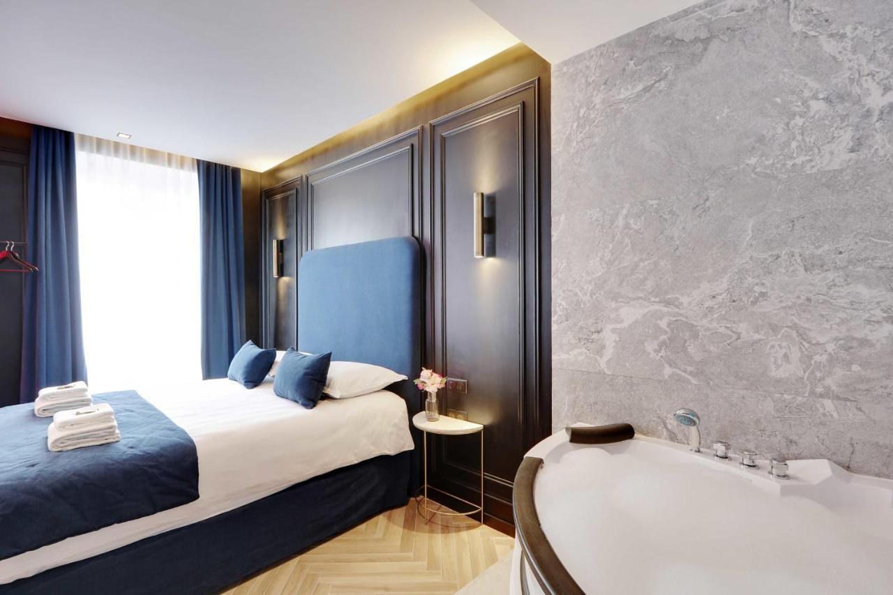 Couples Getaway Unit With Jacuzzi - City Center ปารีส ภายนอก รูปภาพ